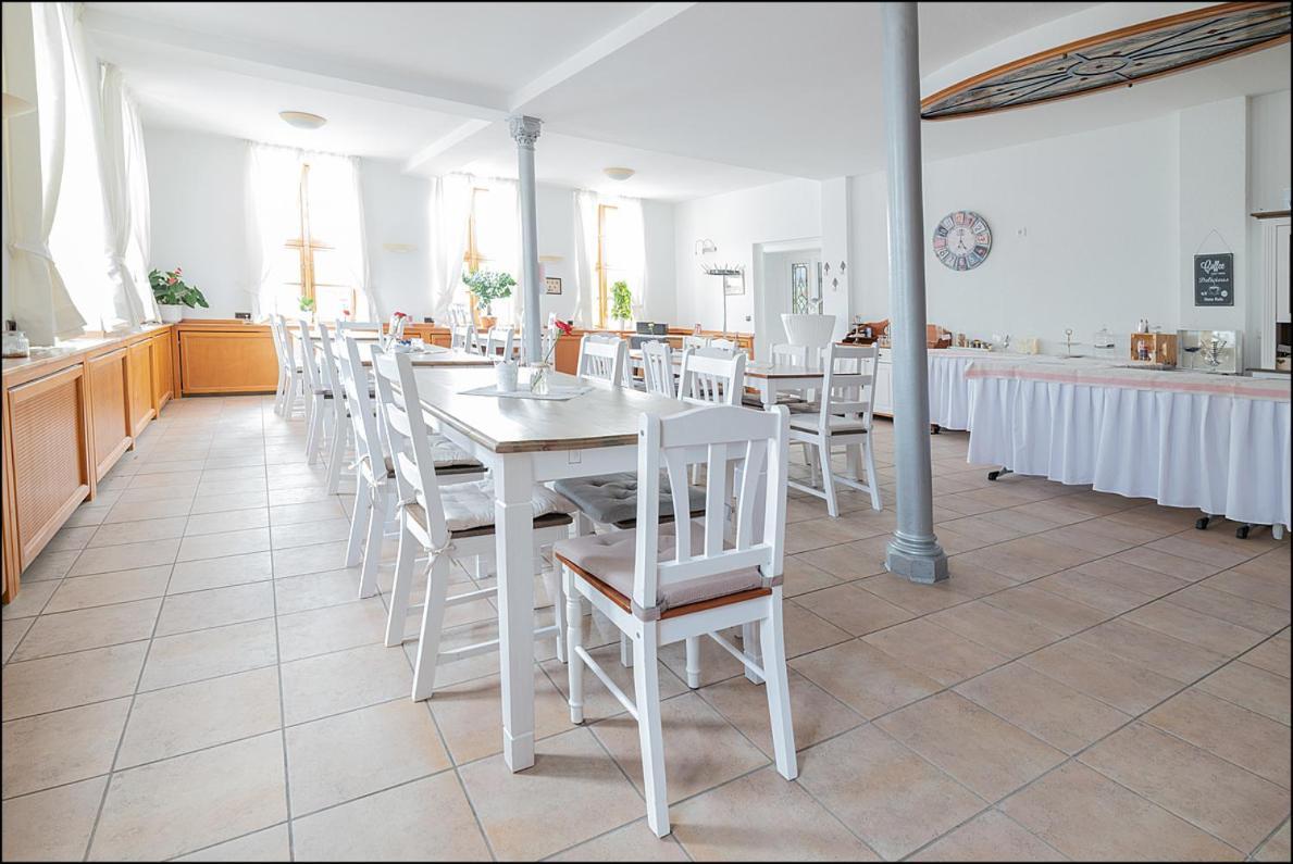 Markt Eins Gaestezimmer Schoppenstedt Exterior foto